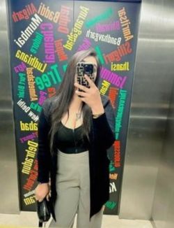 Mumbai Call girls Service Near me